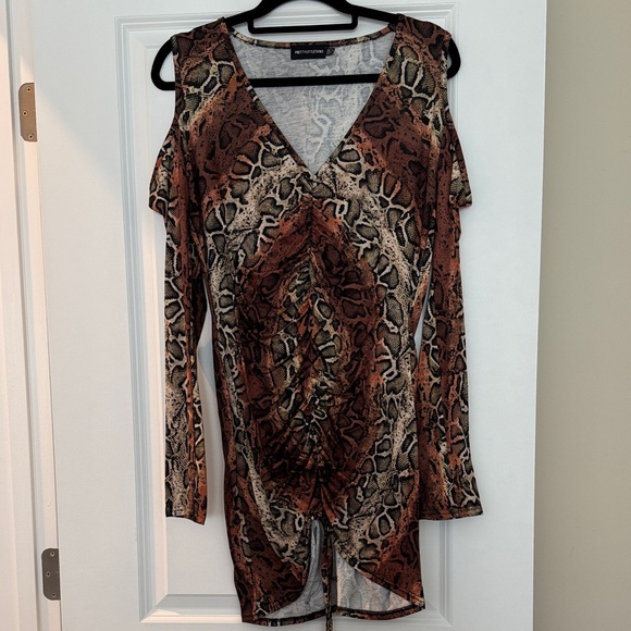 PrettyLittleThing Animal Print Top - Picture 1 of 3